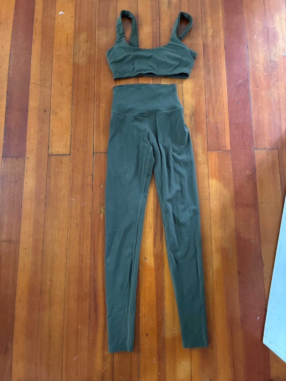 Alo Matching Set